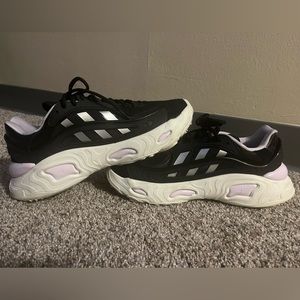 Adidas OZNOVA Women’s size 9